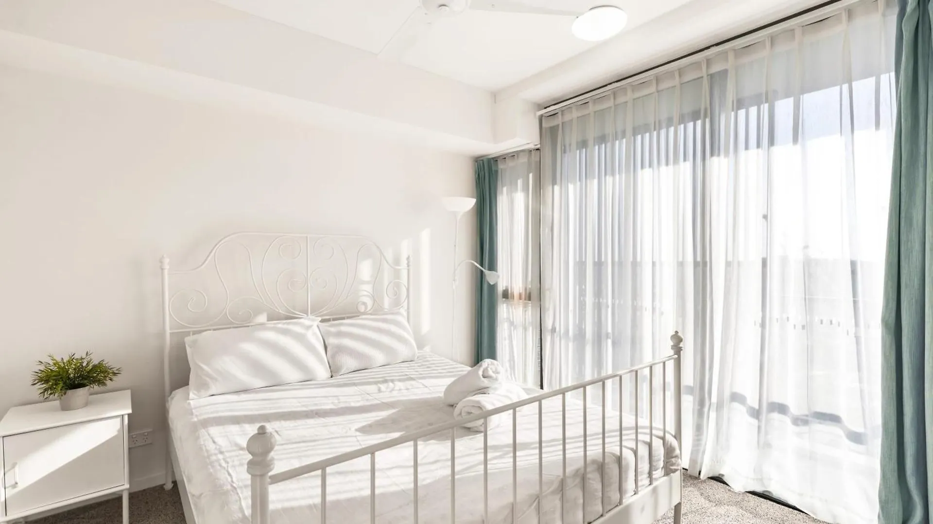 Apartment Perfect Location Apt W Roof Top Pool Gym Brisbane